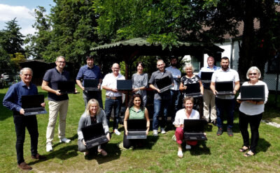 Spende von Rhenag-Rheinische Energi AG an Kurdische Gemeinschaft.