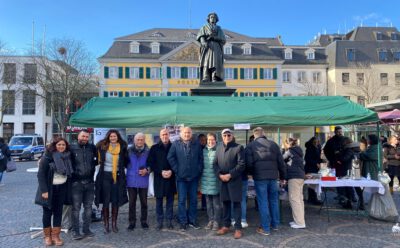 Erfolgreiche Spendenaktion auf dem Münsterplatz in Bonn