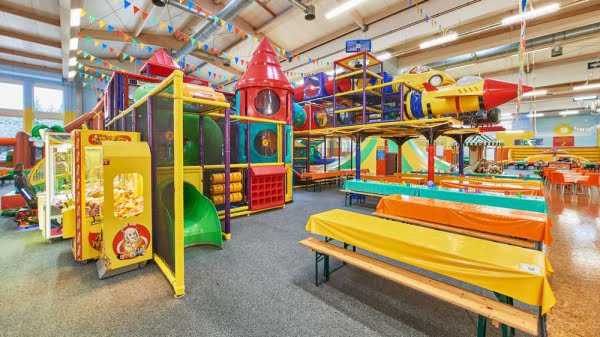 Ausflug zum Indoor-Kinderspielplatz