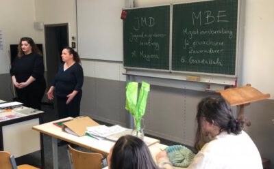 Gülden Gasdallah und Annette Magiera zu Besuch im Politikunterricht im GSA
