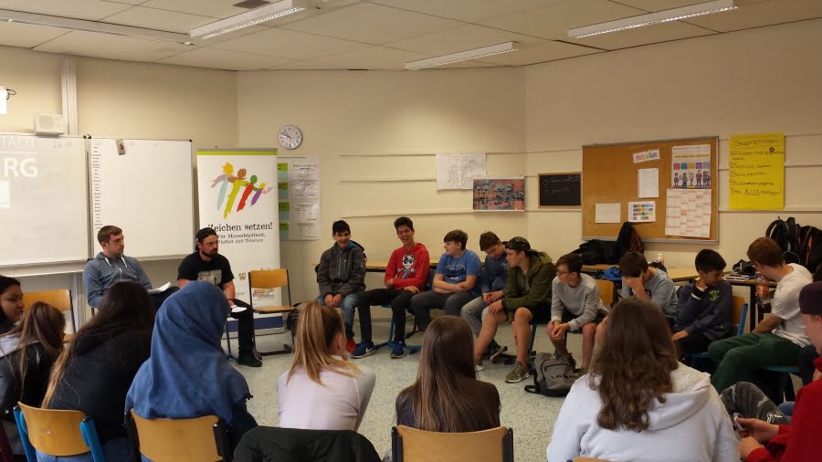 Antirassismus Trainings für Schulen