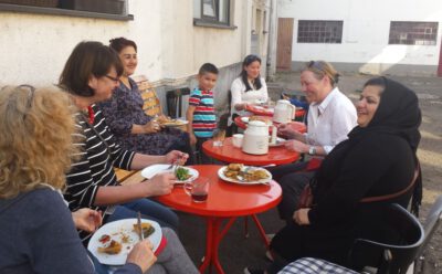 12 Nationen treffen sich beim Frauenkochtreff