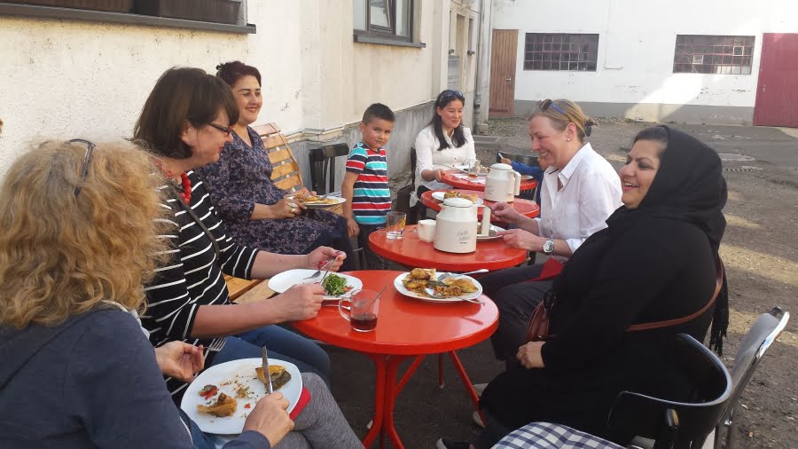 12 Nationen treffen sich beim Frauenkochtreff